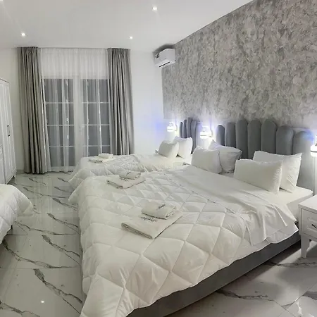 Ujvara Hotel