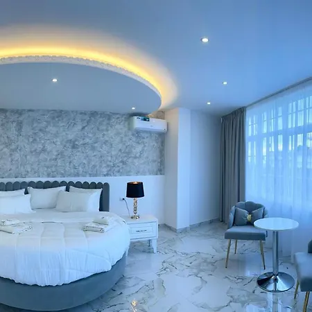 Ujvara Hotel