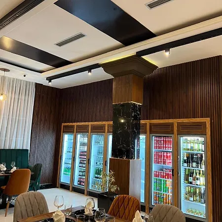 Ujvara Hotel 4*