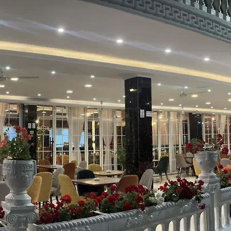 Ujvara Hotel Golem (Tirana)