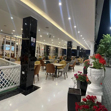 Ujvara Hotel 4*