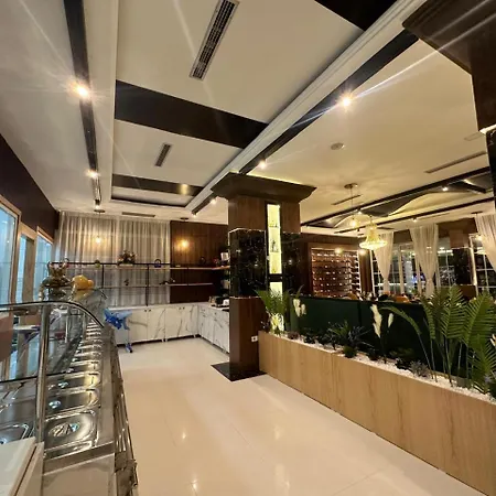 Ujvara Hotel Golem (Tirana)