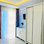 Ujvara Hotel 4*