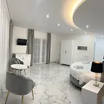 Ujvara Hotel Golem (Tirana)