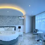 Ujvara Hotel