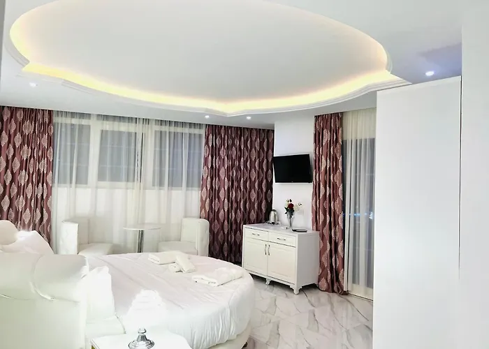 Ujvara Hotel 4*