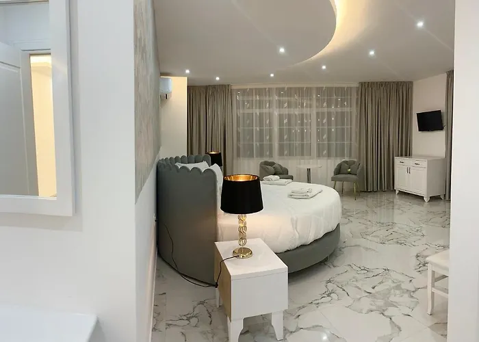 Ujvara Golem (Tirana)