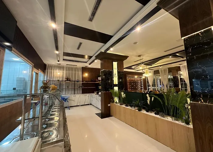 Ujvara Hotel Golem (Tirana)